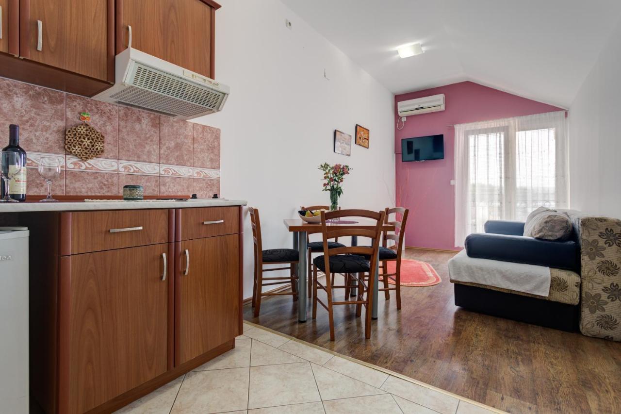 Apartments Lungomare Tivat Eksteriør billede