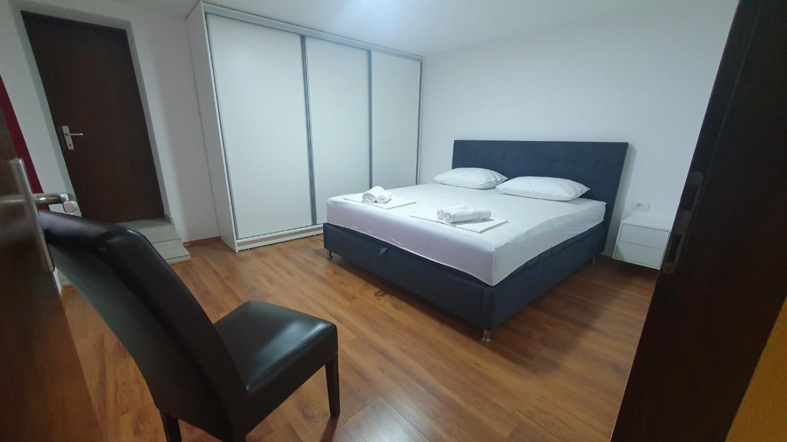 Apartments Lungomare Tivat Eksteriør billede