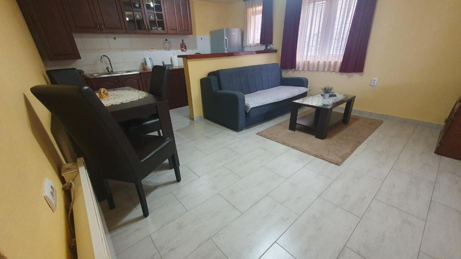 Apartments Lungomare Tivat Eksteriør billede