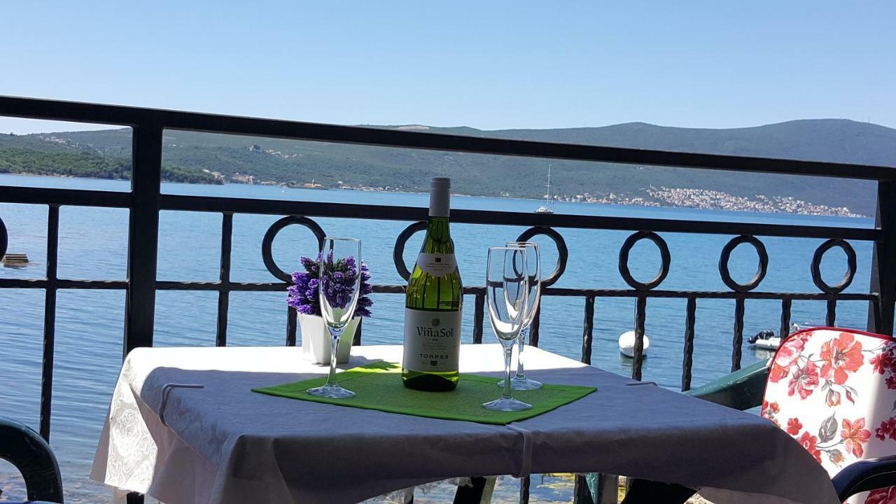 Apartments Lungomare Tivat Eksteriør billede